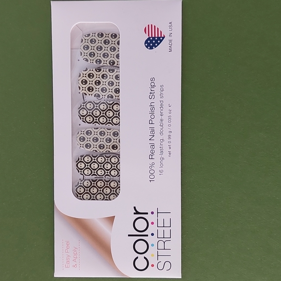 RARE Bonehead Color Street glow in the dark nails - Picture 2 of 5